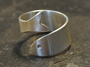 Spiralring Fisch Silber glatt + rauh Spiralring Fisch Silber glatt + rauh